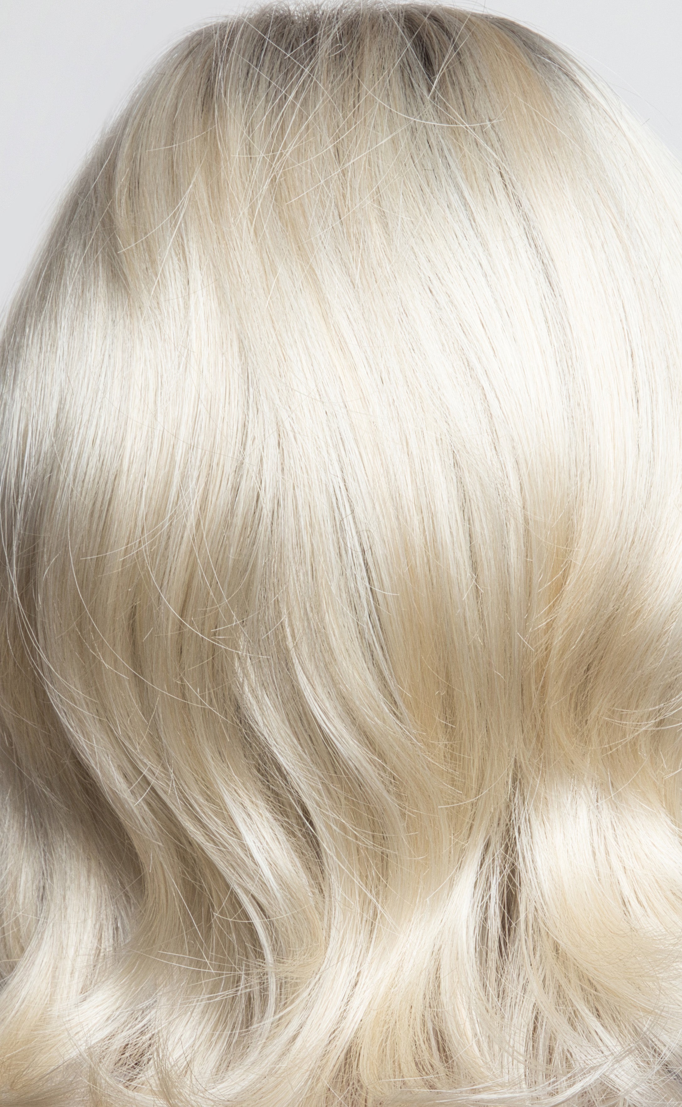 seashell blond rooted