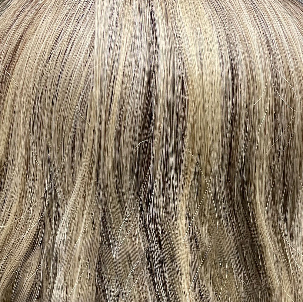 Shaken Oatmilk Blonde Rooted